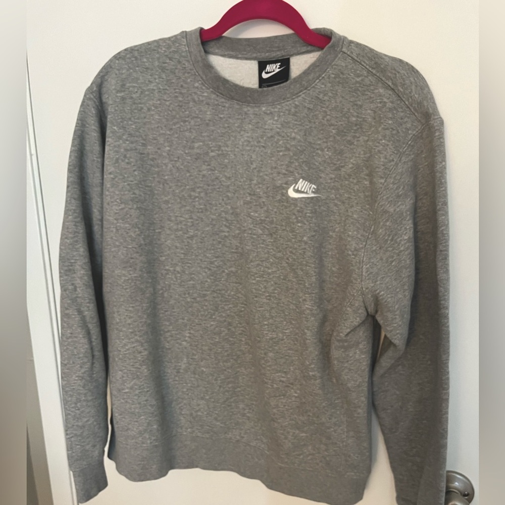 Nike Sweatshirt in Gray Size Medium